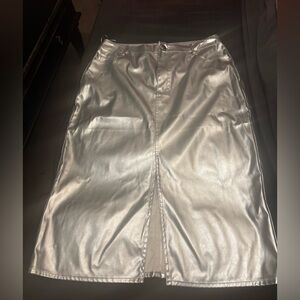 Chic Metallic Pencil Skirt